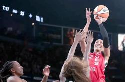 爱游戏在线-包含加拿大女篮巨星砍下两双，带队取得惊险胜利的词条