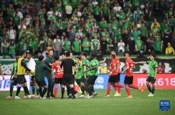 爱游戏登录-北京国安攻入制胜一球，力保领先地位