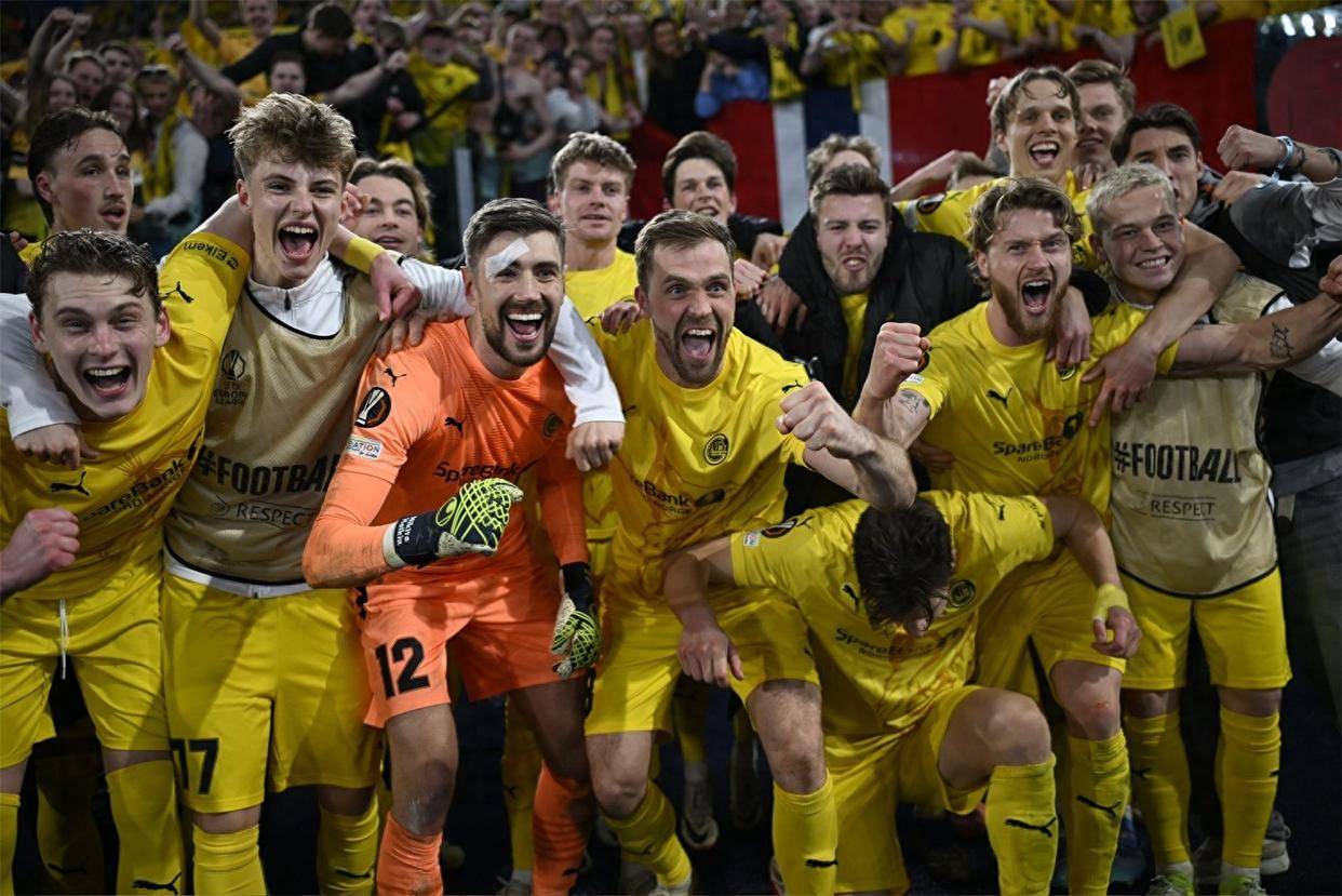 包含荷兰队在与挪威的比赛中一路领先,拿下胜利的词条 包含荷兰队在与挪威的比赛中一路领先,拿下胜利的词条