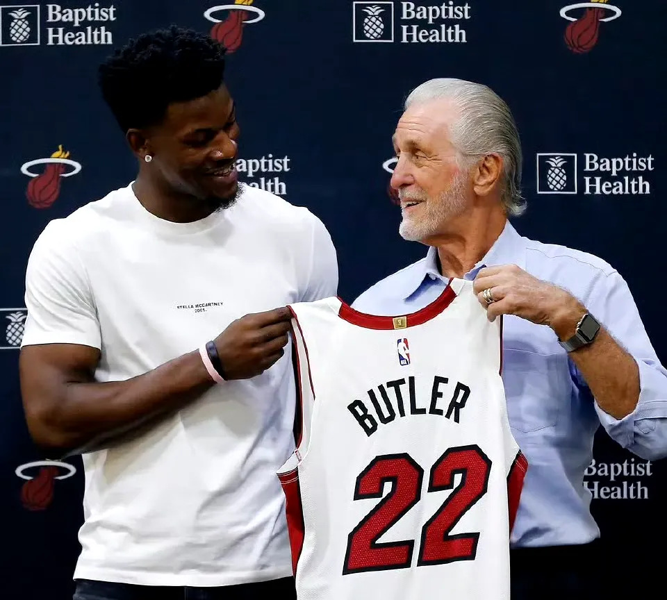 包含热火队助教呼吁球员团结一致，共同走向胜利的词条