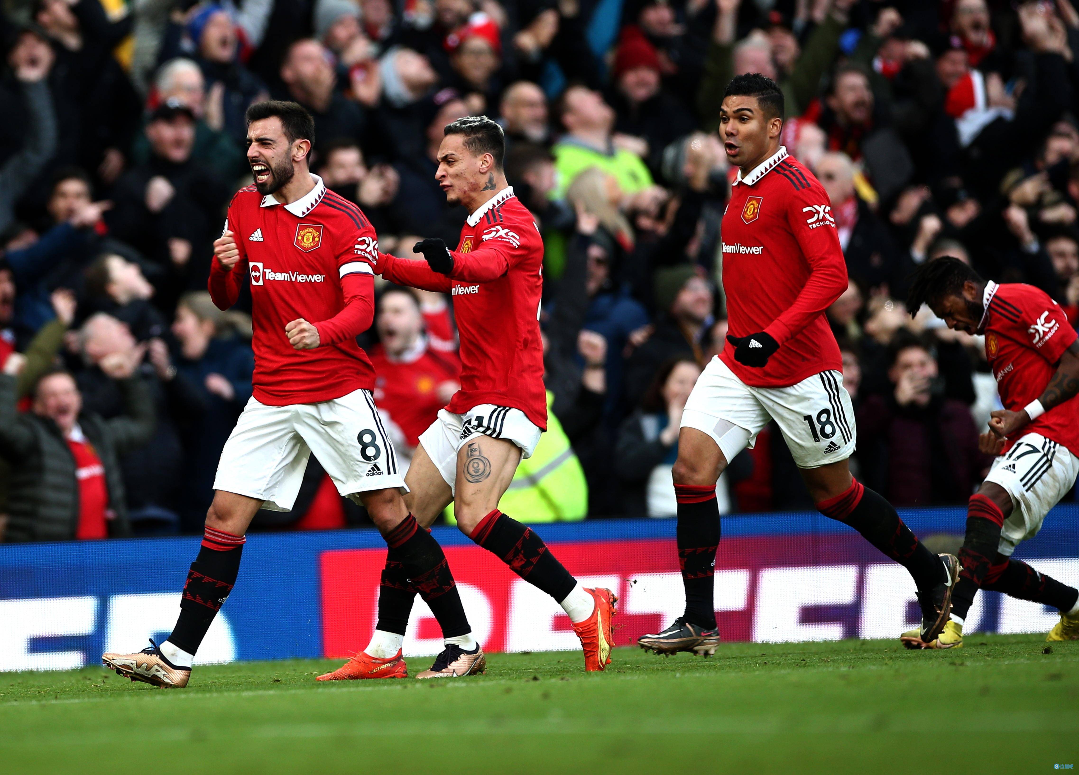 曼联客场接连遭遇失利，教练组面临压力