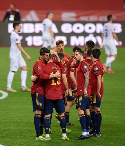 关于欧洲杯预选赛上的精彩对决吸引无数关注的信息 关于欧洲杯预选赛上的精彩对决吸引无数关注的信息