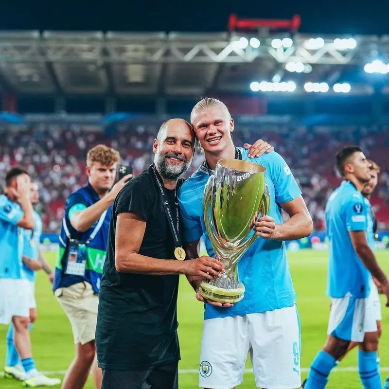 欧超杯赛场实录，吸引各国球迷热切关注