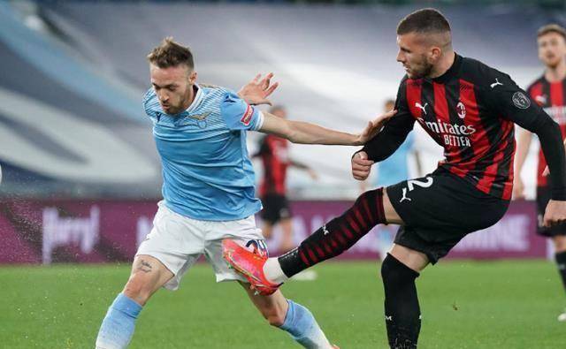 包含拉齐奥中场梅开二度，助球队取得大胜的词条