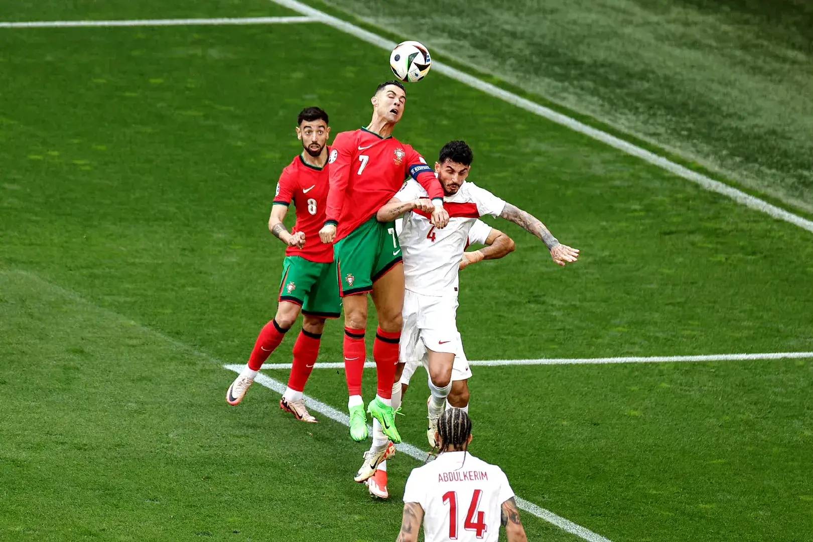 金球争霸：葡萄牙胜韩国轻松晋级的简单介绍