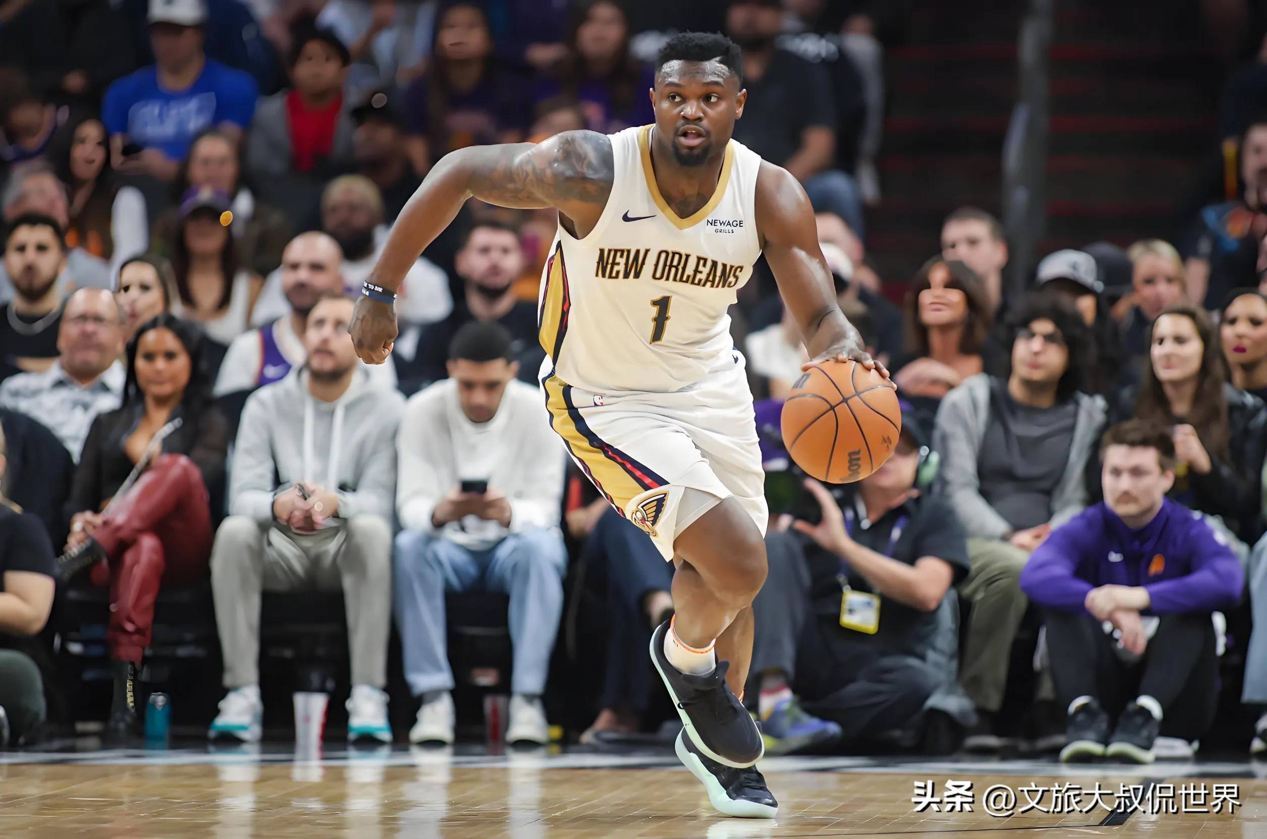 关于爵士队客场惨败马刺队，米切尔努力+无法拯救的信息