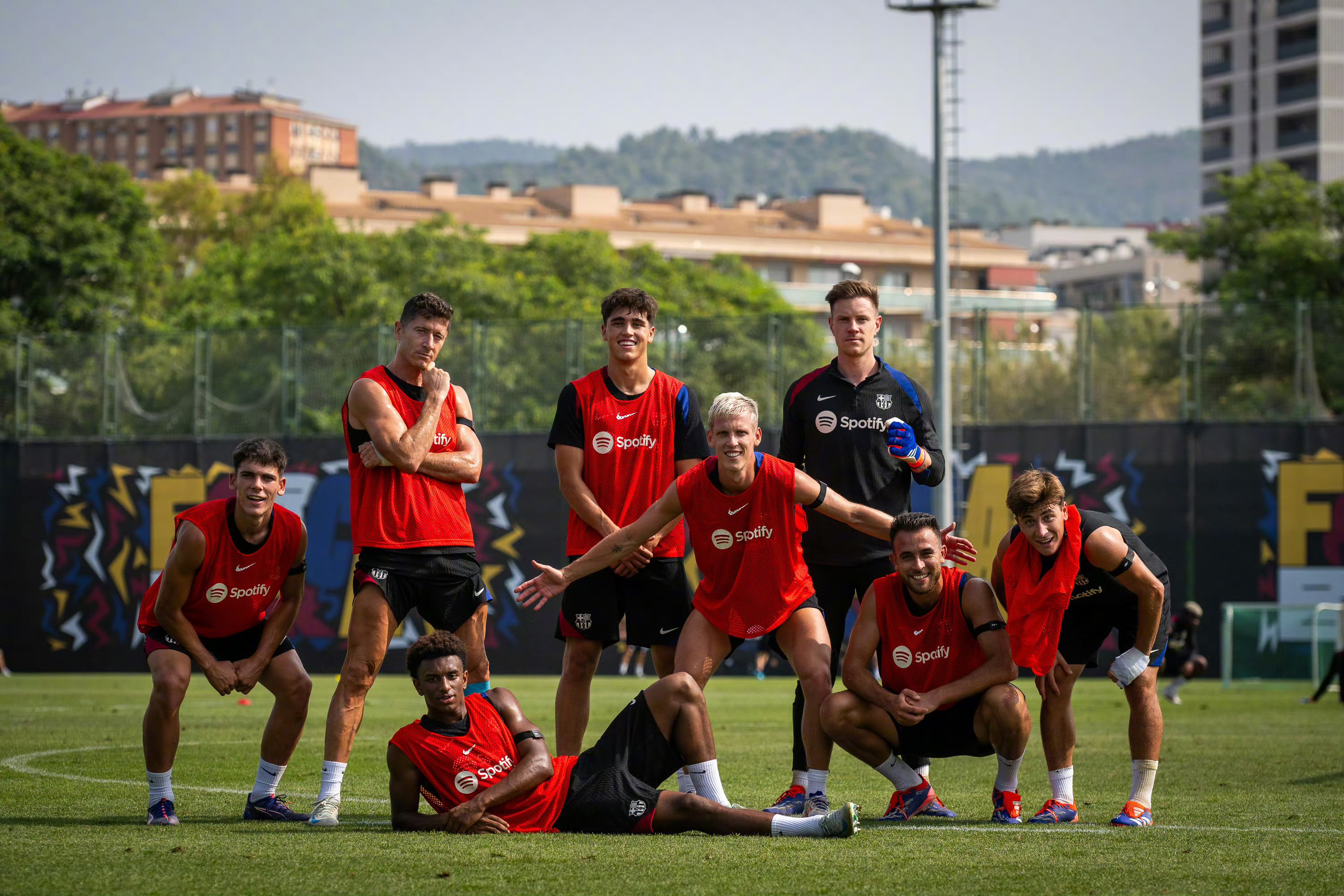 包含图卢兹球员积极备战，打造稳固防线的词条