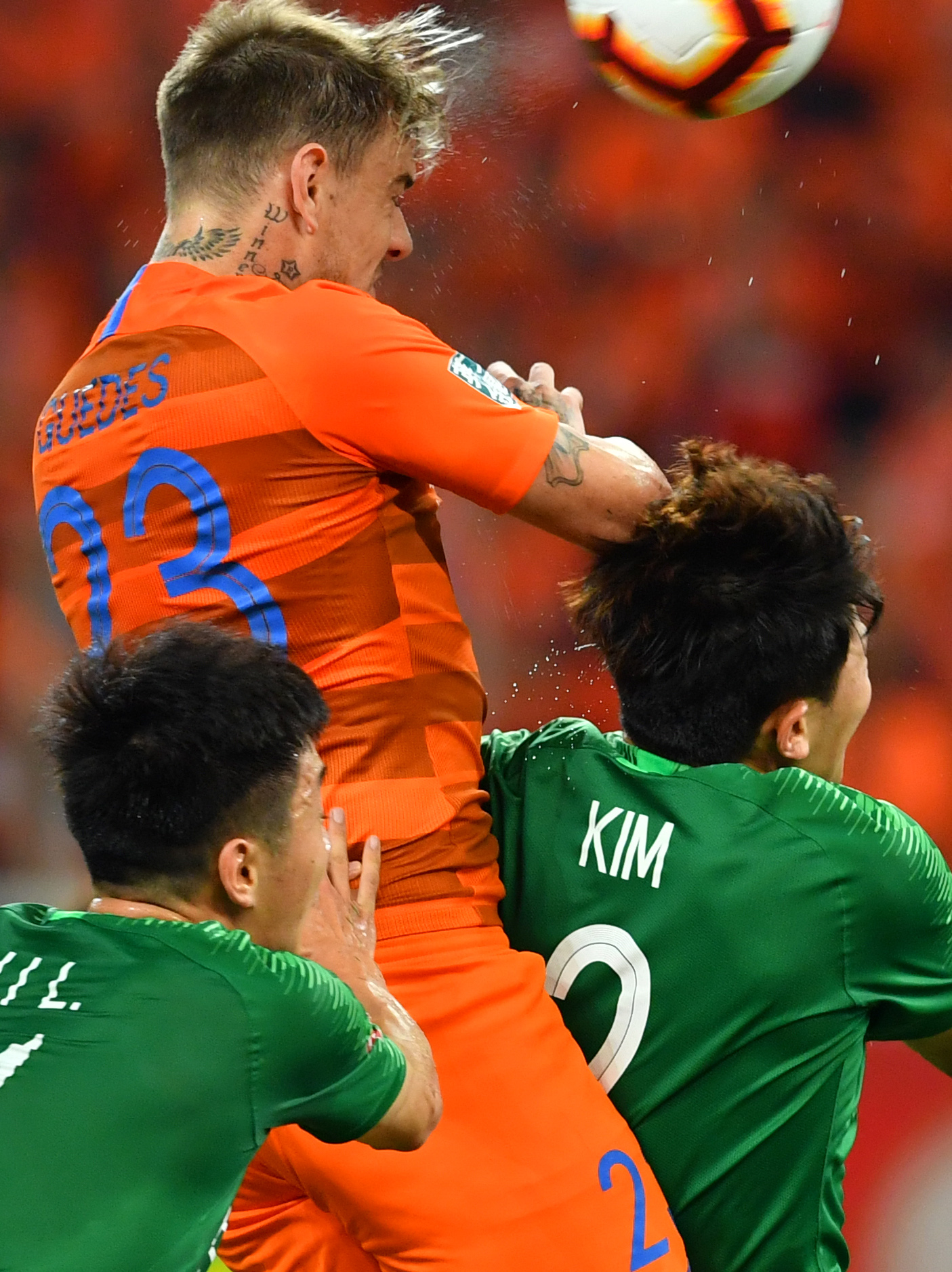 鲁能主场平局,争夺激烈,难分高下的简单介绍 鲁能主场平局,争夺激烈,难分高下的简单介绍