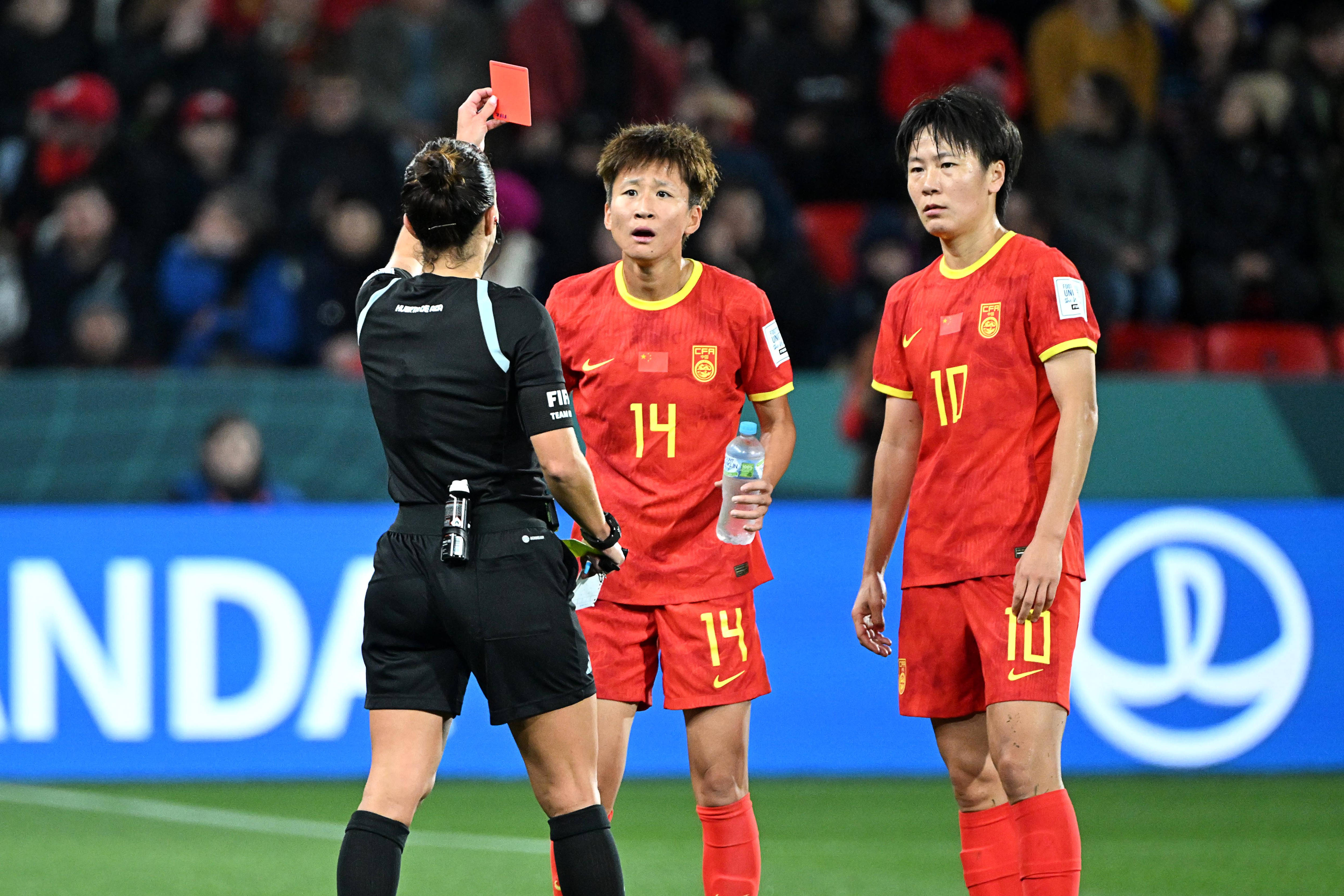 女足锦标赛中,中国队实现三连胜 女足锦标赛中,中国队实现三连胜