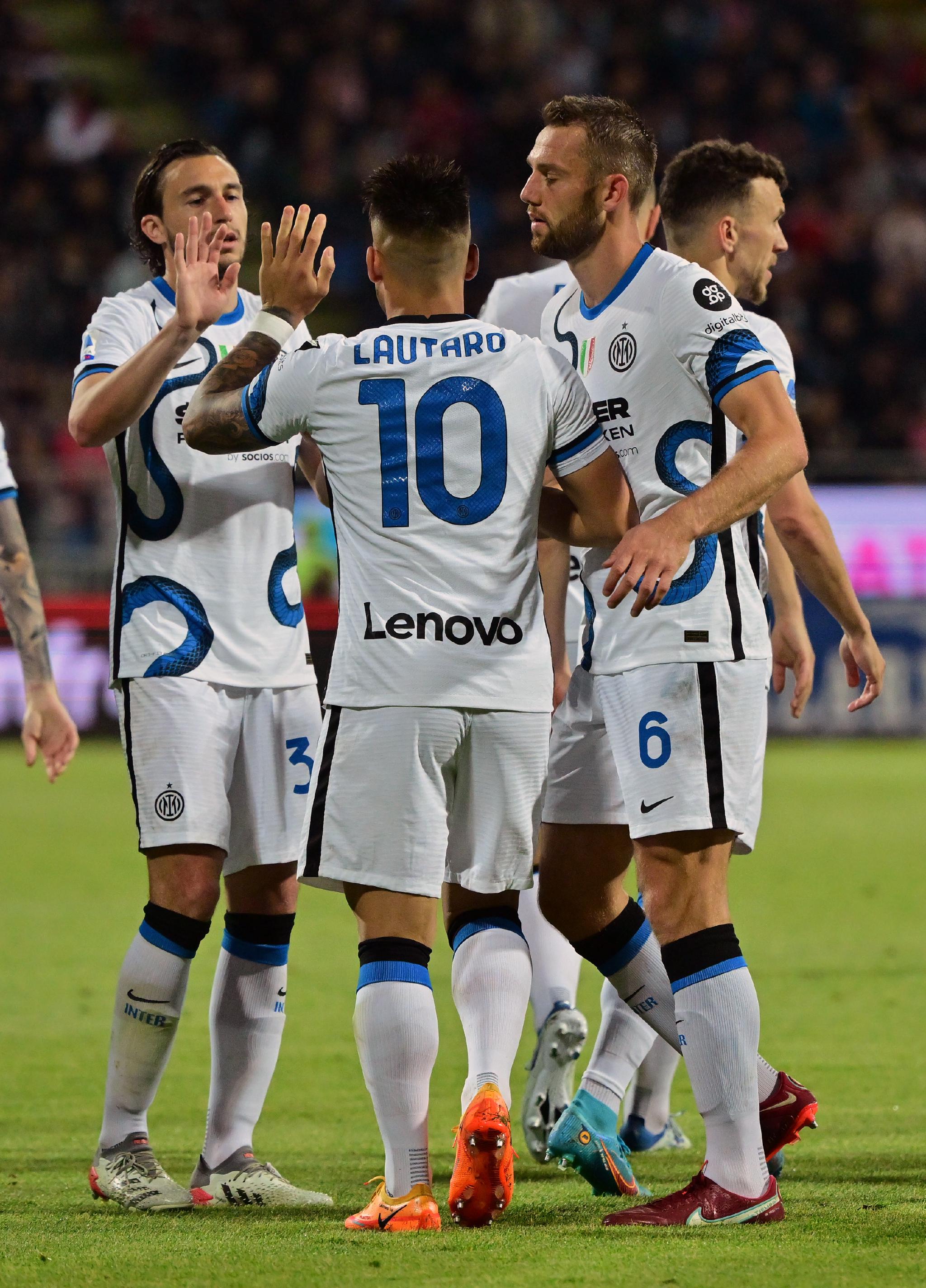 球员在国际比赛中展示出色表现