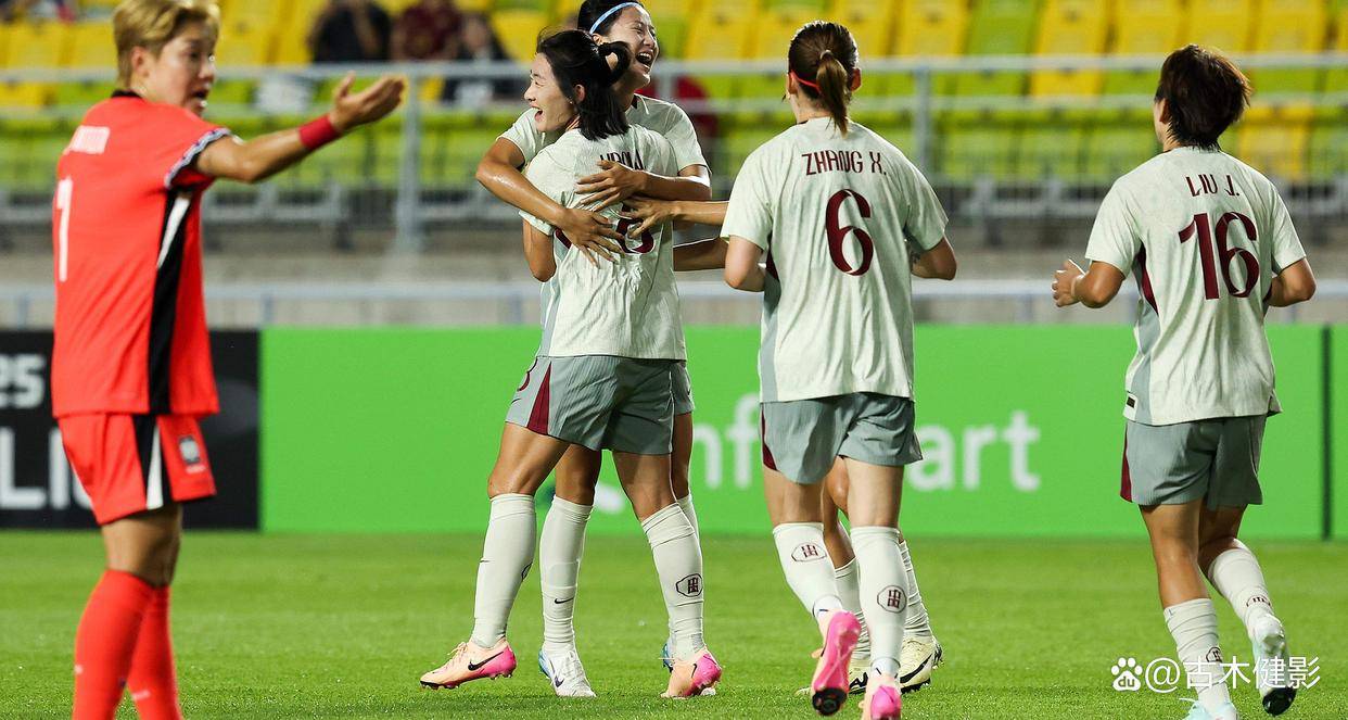 澳大利亚女足壮大,突破韩国防线! 澳大利亚女足壮大,突破韩国防线!