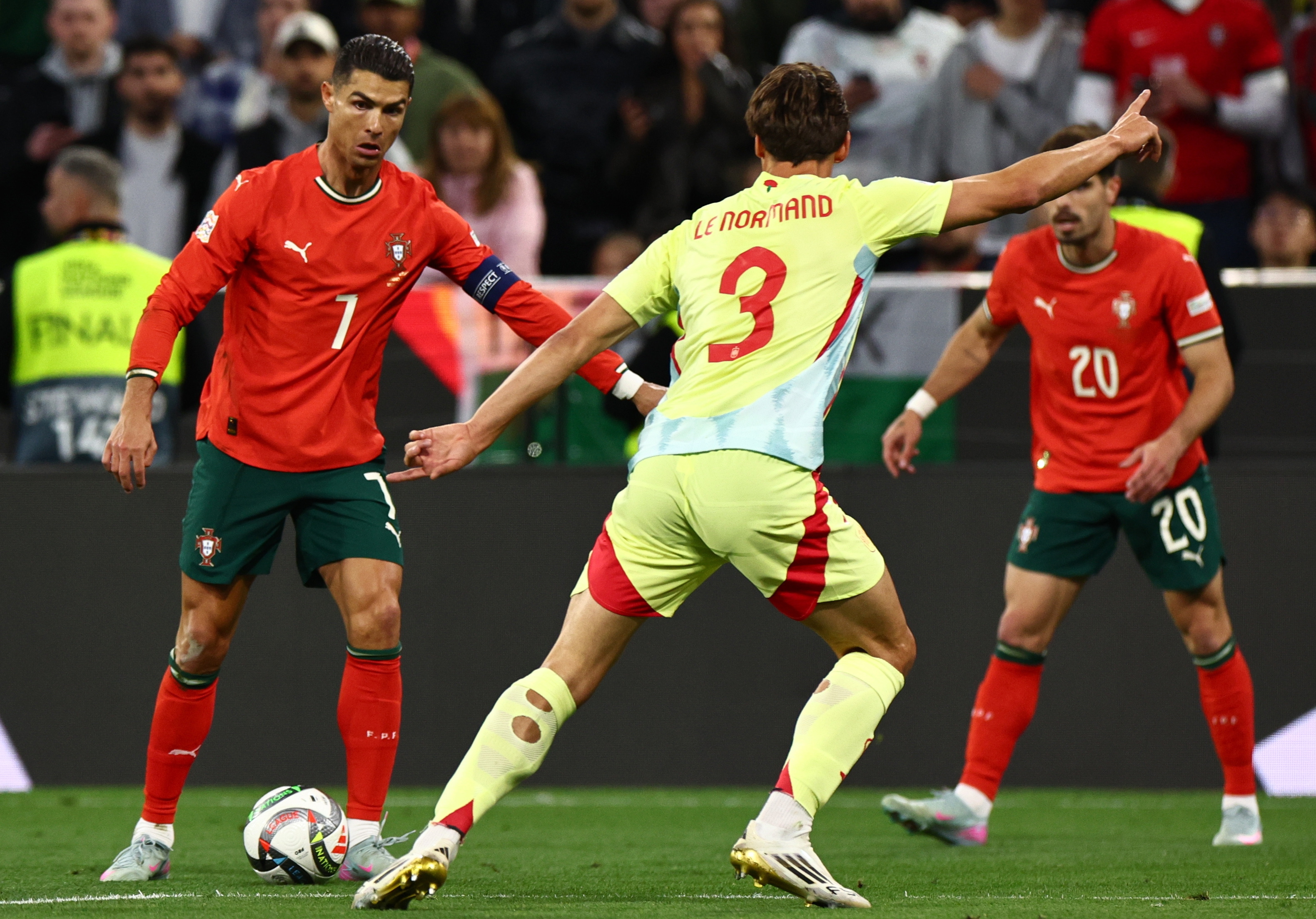 葡萄牙球员荣获最佳球员奖,展现出色表现 葡萄牙球员荣获最佳球员奖,展现出色表现