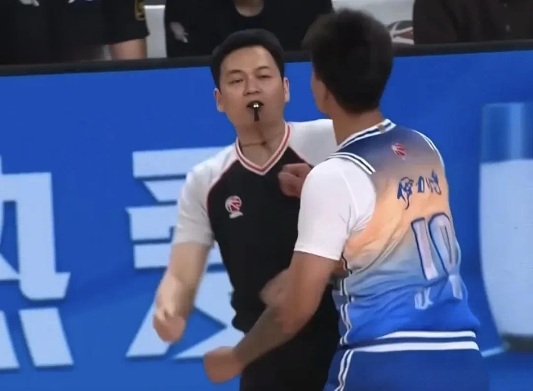 赵睿再度爆发,带队击溃对手 赵睿再度爆发,带队击溃对手