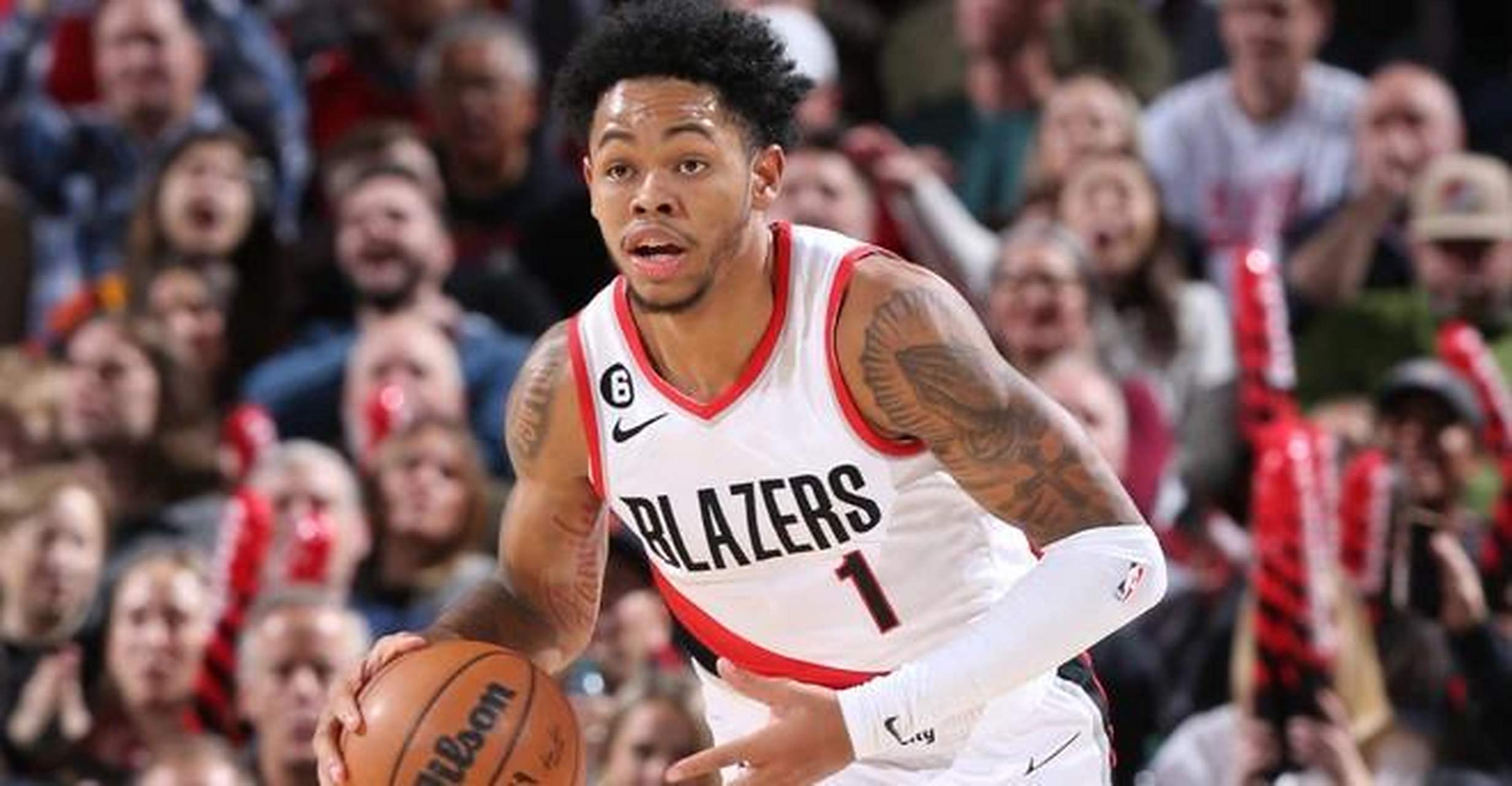 包含开拓者击败爵士，利拉德全场砍下25分的词条