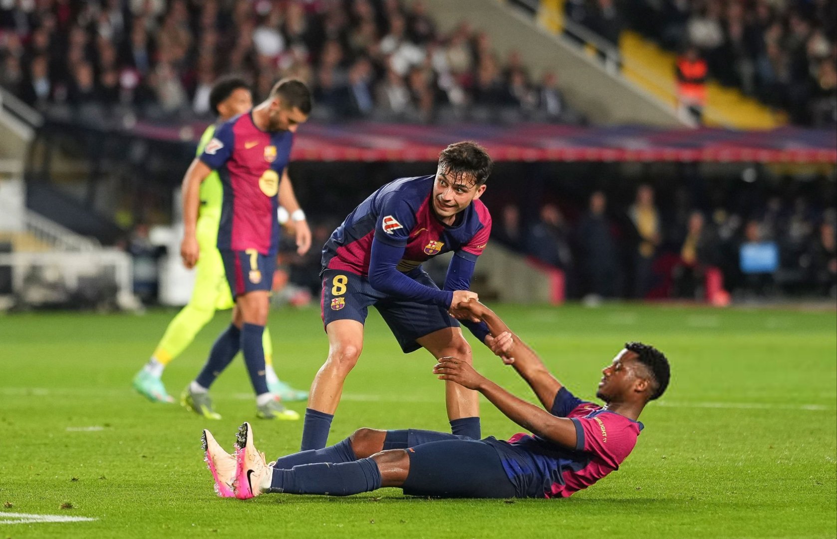 比赛中球员之间发生口角冲突 比赛中球员之间发生口角冲突