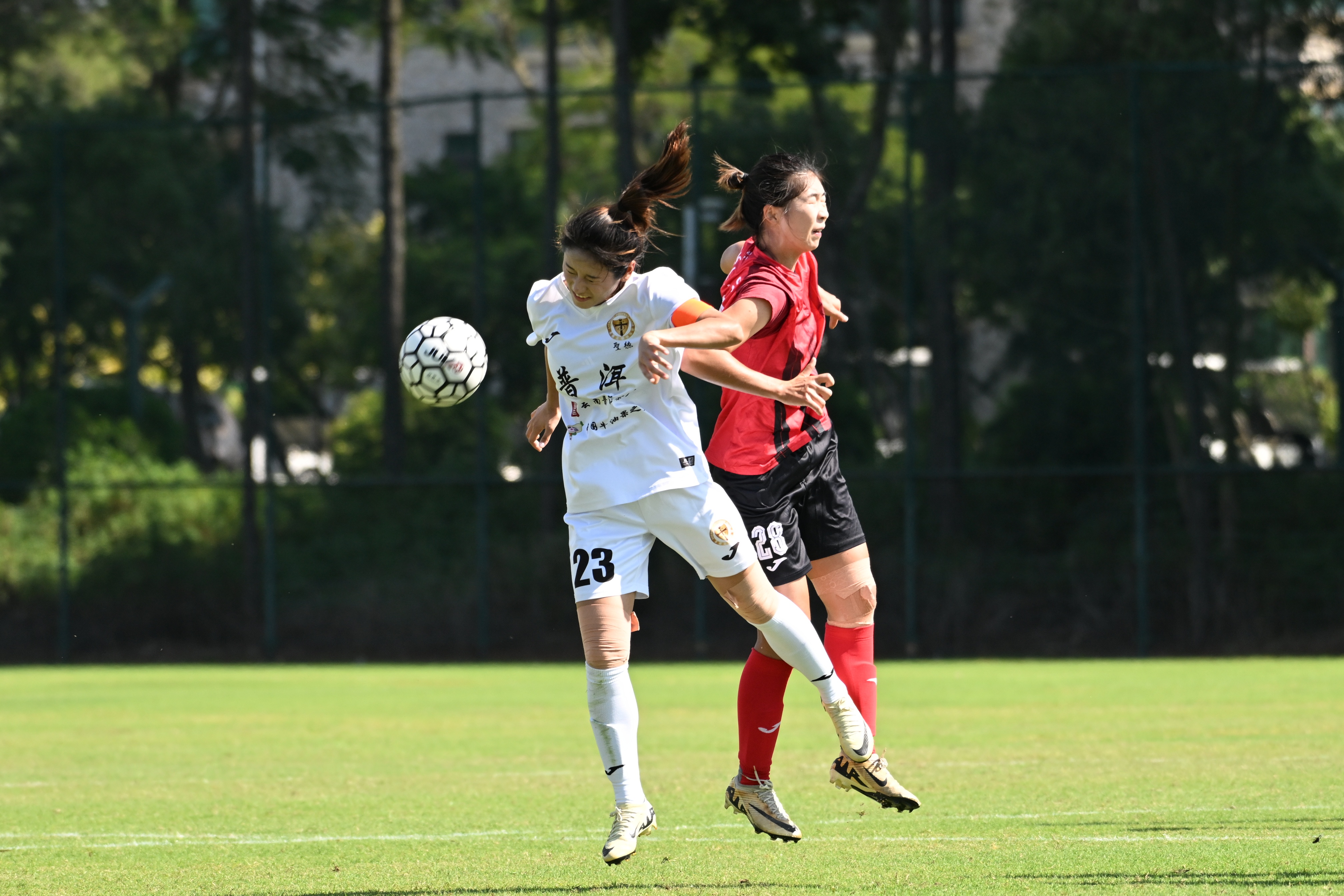 女足球员们在比赛中不断刷新记录 女足球员们在比赛中不断刷新记录