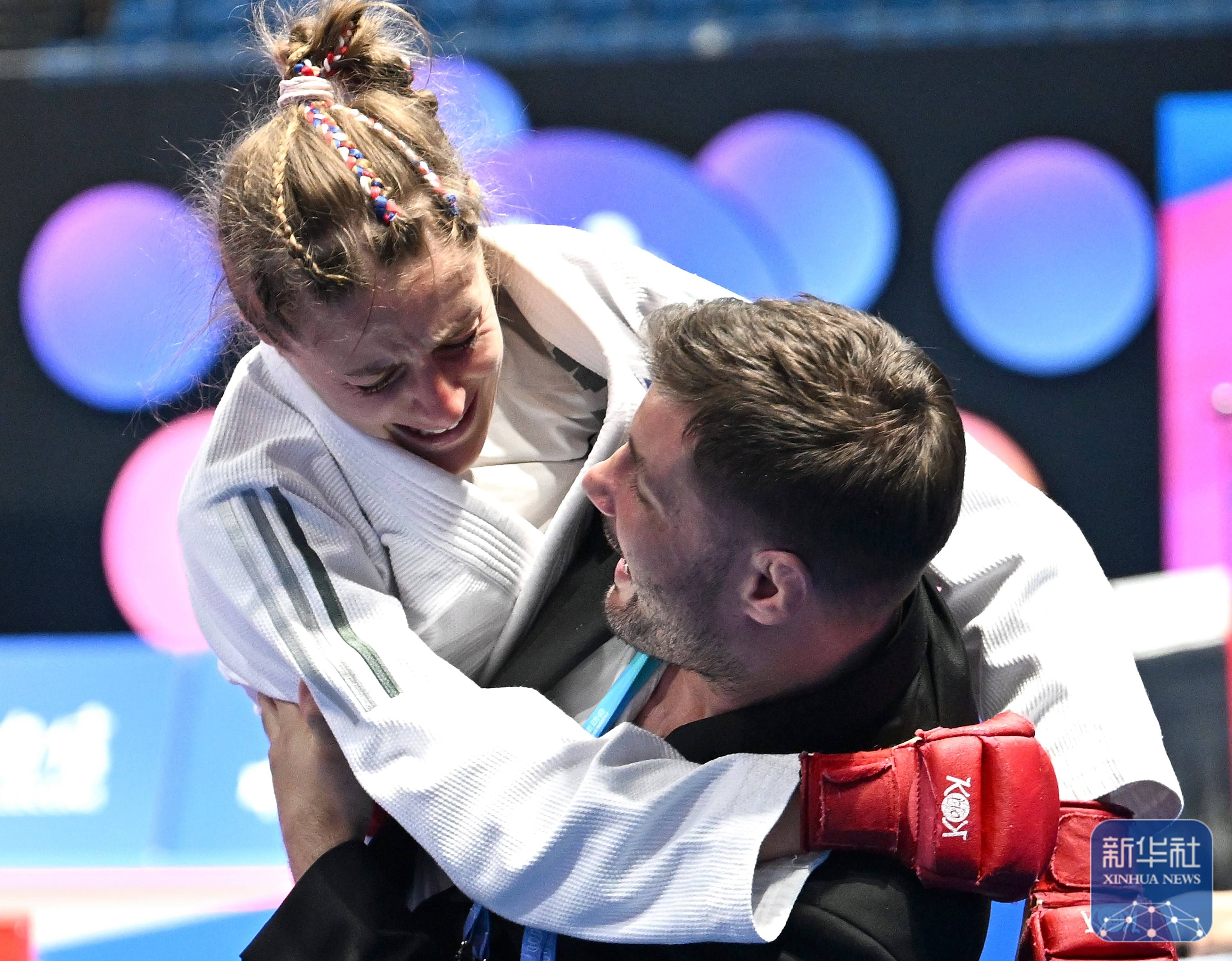 关于法国击剑大奖赛：法国选手勇夺女子佩剑金牌的信息